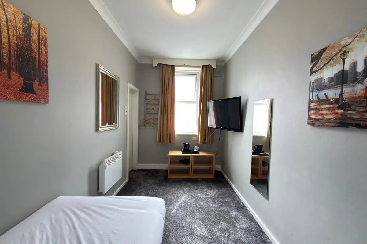 Single Room - Lord Nelson (1)