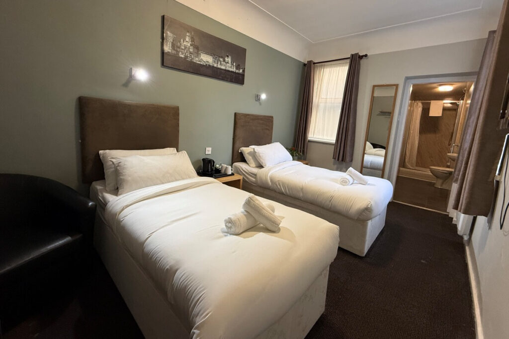 Standard Twin Room with two single beds at Lord Nelson Hotel Liverpool