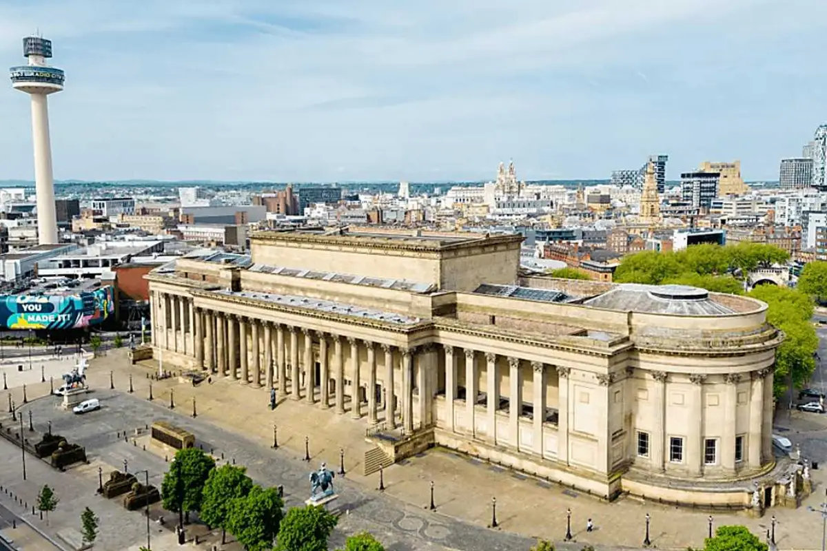LIME STREET AND ST GEORGE'S HALL 1200x800